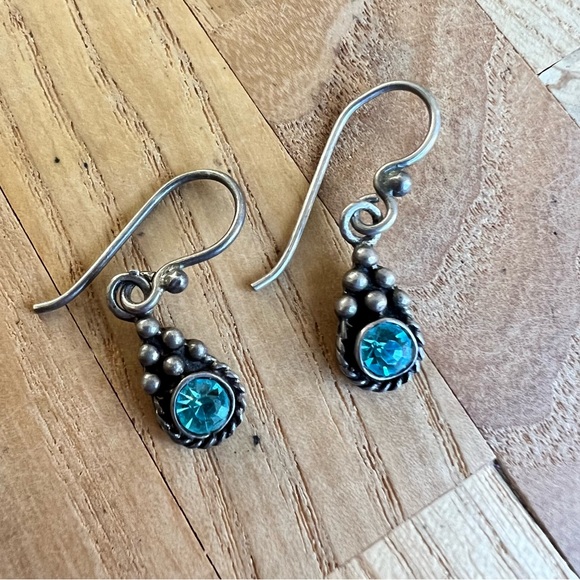925 Sterling Silver Jewelry - Vintage 925 Sterling silver blue crystal drop earrings on hooks